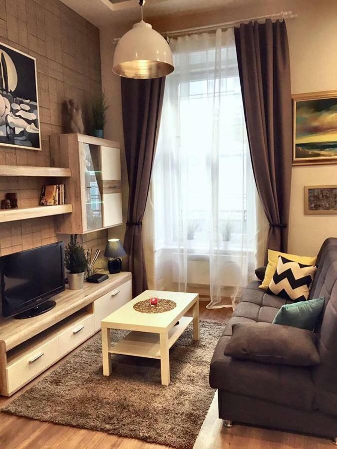 Chic & New Apartment In The Heart Of Budapest Eksteriør billede